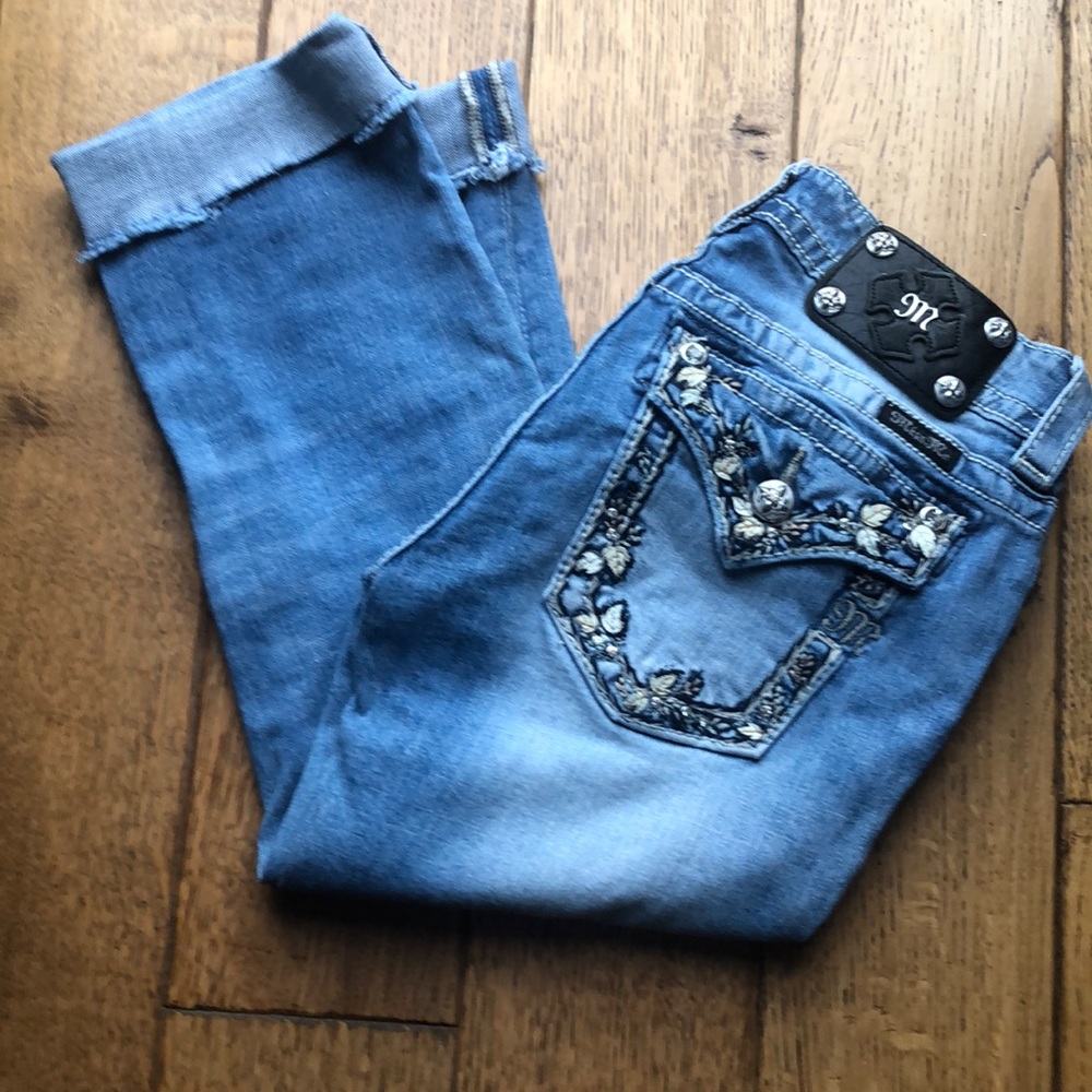 Miss Me cuffed capris. Size 27. Super cute!